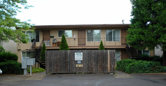 1025 W 7th Ave in Eugene, OR - Building Photo - Building Photo