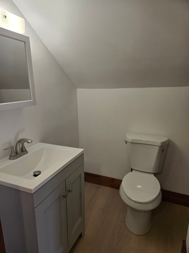 10 Pierce St in Dover, NH - Foto de edificio - Building Photo