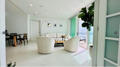 800 Claughton Island Dr, Unit 1903 in Miami, FL - Building Photo - Building Photo