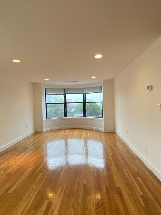 105 Jersey St, Unit 603 in Boston, MA - Building Photo