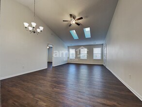 15522 Dry Creek Rd in Noblesville, IN - Foto de edificio - Building Photo