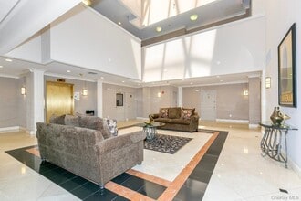 one Portico Ct in Great Neck Plaza, NY - Building Photo - Building Photo