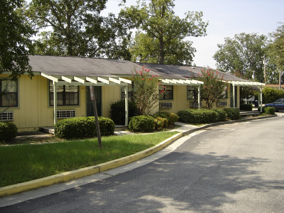 Stadium View Apartments in Statesboro, GA - Building Photo