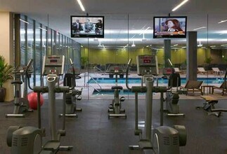 7167 E Rancho Vista Dr in Scottsdale, AZ - Foto de edificio - Building Photo