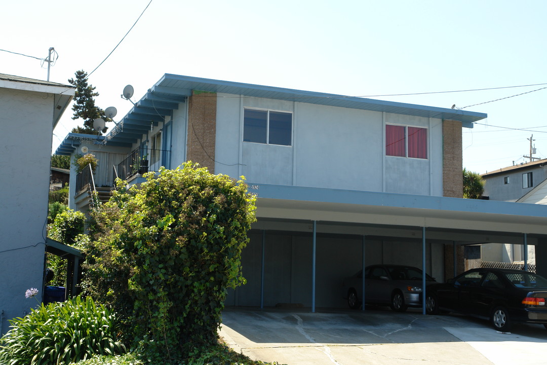 5920-5926 Bayview Ave in Richmond, CA - Foto de edificio