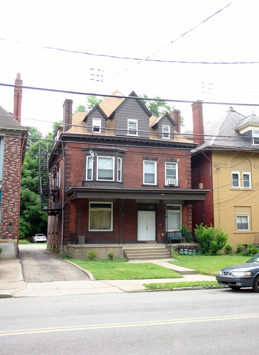 319 N Neville St in Pittsburgh, PA - Foto de edificio