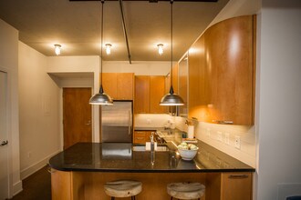 The DeSoto Apartments in Washington, DC - Foto de edificio - Interior Photo