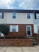 207 Belle Terre Dr in Lynchburg, VA - Building Photo