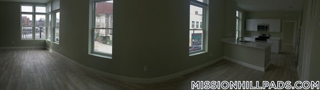 10 Roxbury St, Unit 3