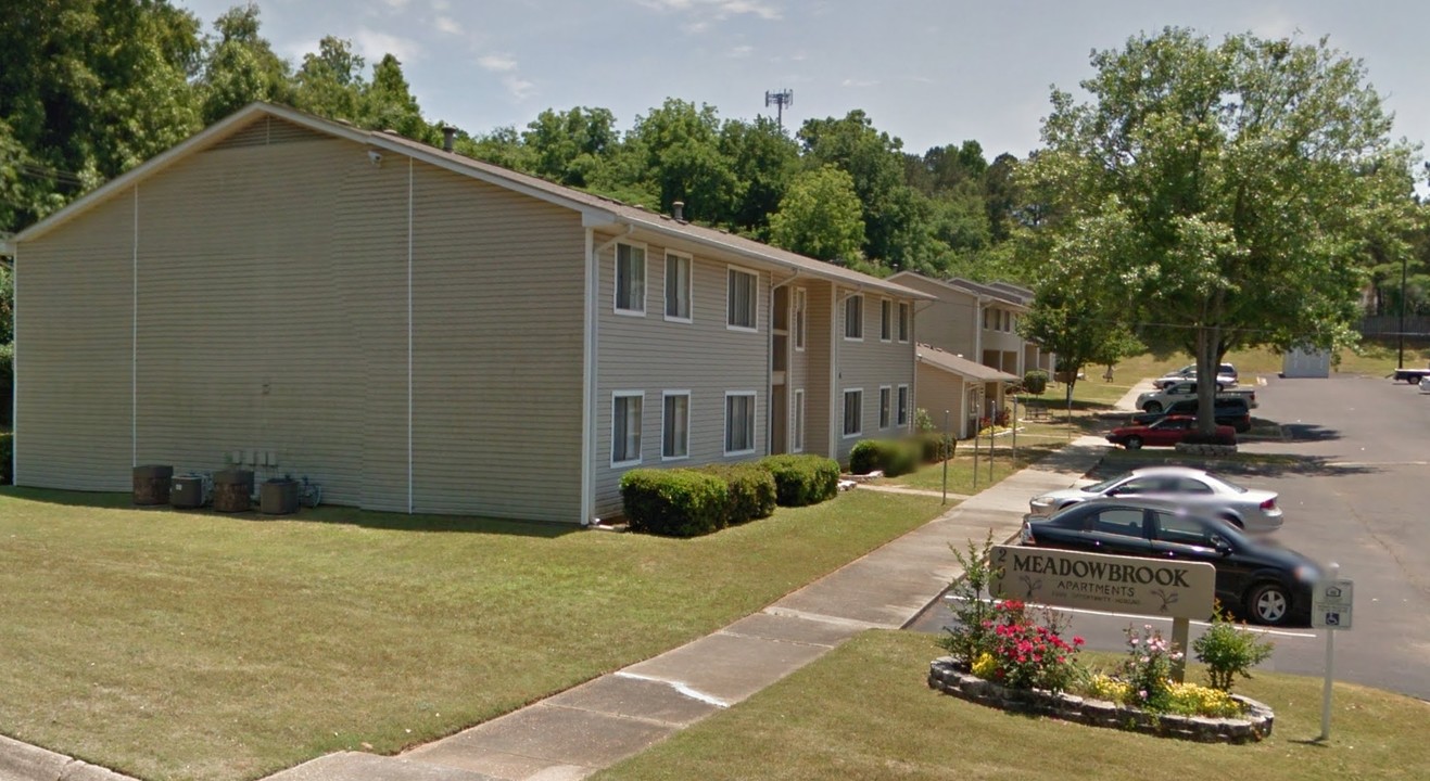 Meadowbrook Apartments in Enterprise, AL - Building Photo