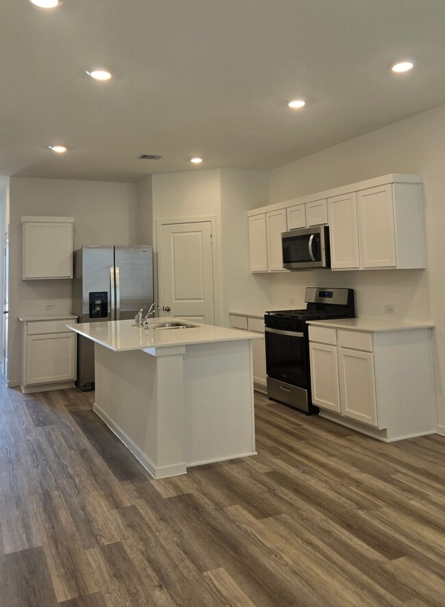 939 MoonDrop Ln in Houston, TX - Building Photo - Building Photo