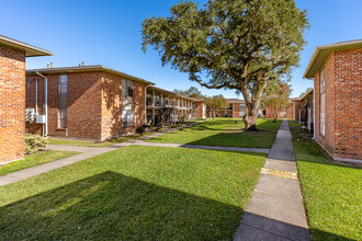 Colonial Estates in Thibodaux, LA - Foto de edificio - Building Photo