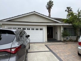 20232 Lorne St in Winnetka, CA - Building Photo