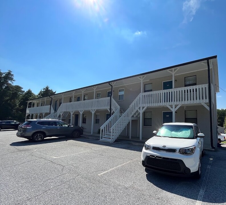 Cedar Green Apartments in Walkertown, NC - Foto de edificio