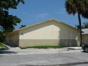 240 SW 20th Ave in Fort Lauderdale, FL - Building Photo - Building Photo