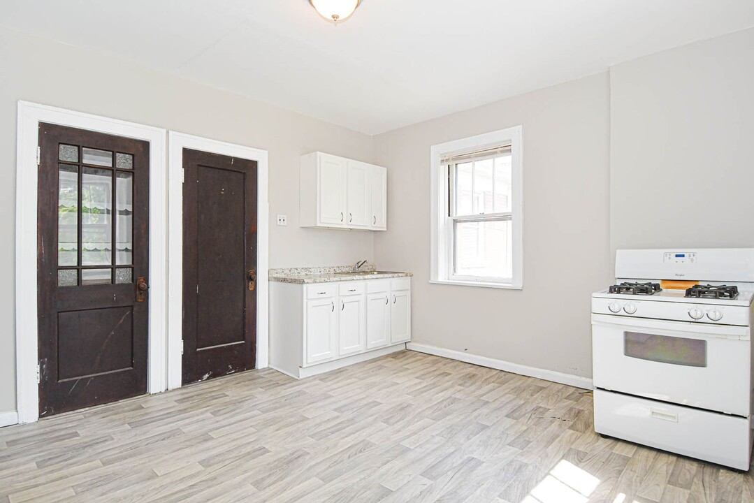 3676 Montana St-Unit -2F in St. Louis, MO - Foto de edificio