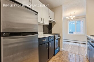 2414-214A 14a St SW in Calgary, AB - Building Photo - Building Photo