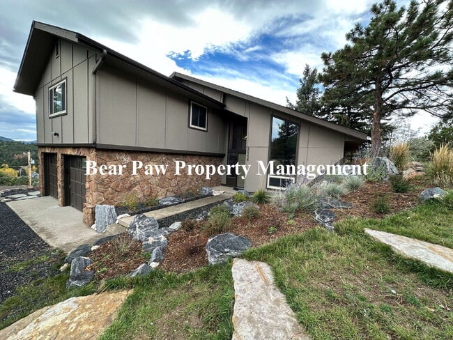30334 Roan Dr