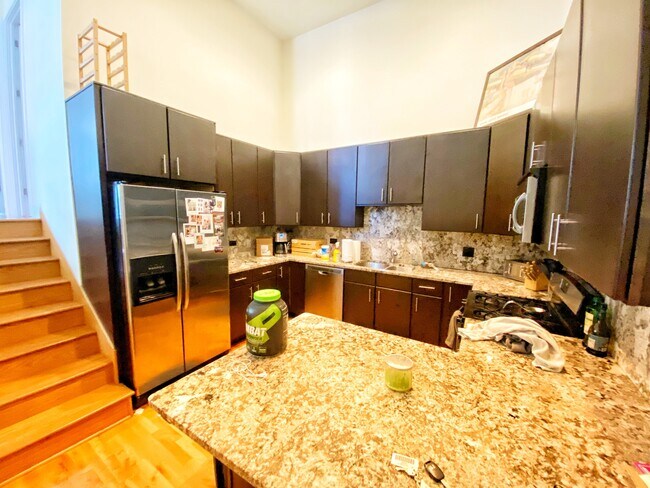 2024 N California Ave in Chicago, IL - Building Photo - Building Photo