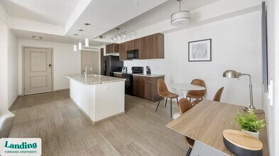 7700 W Aspera Blvd in Glendale, AZ - Foto de edificio - Building Photo