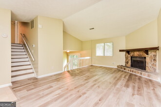 469 Sherwood Greens in Stone Mountain, GA - Building Photo - Building Photo