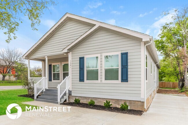 property at 1301 E Morphy St