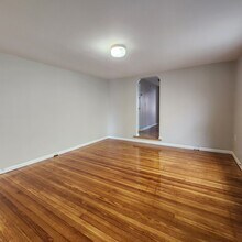 216 Elm St, Unit 2 in Newark, NJ - Building Photo - Building Photo