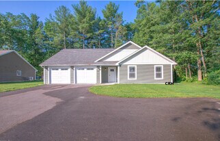 Munson Avenue Rentals in Traverse City, MI - Building Photo