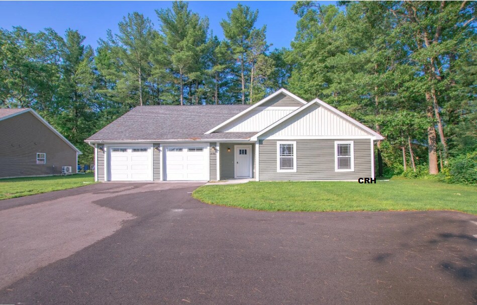 Munson Avenue Rentals in Traverse City, MI - Building Photo