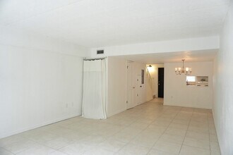1510 Ocean Shore Blvd in Ormond Beach, FL - Building Photo - Building Photo