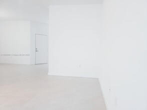 1363 NW 208th Terrace in Miami Gardens, FL - Building Photo - Building Photo