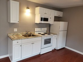 9816 E 67 Terrace-Unit -Unit D in Raytown, MO - Building Photo - Building Photo