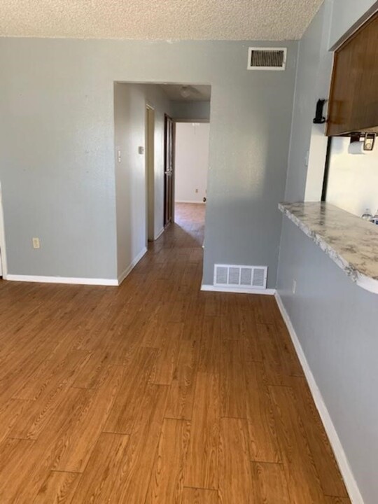 604 Race St, Unit D in Crowley, TX - Building Photo