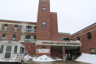 Abraham Lincoln Apartments in Rochester, NY - Building Photo - Building Photo