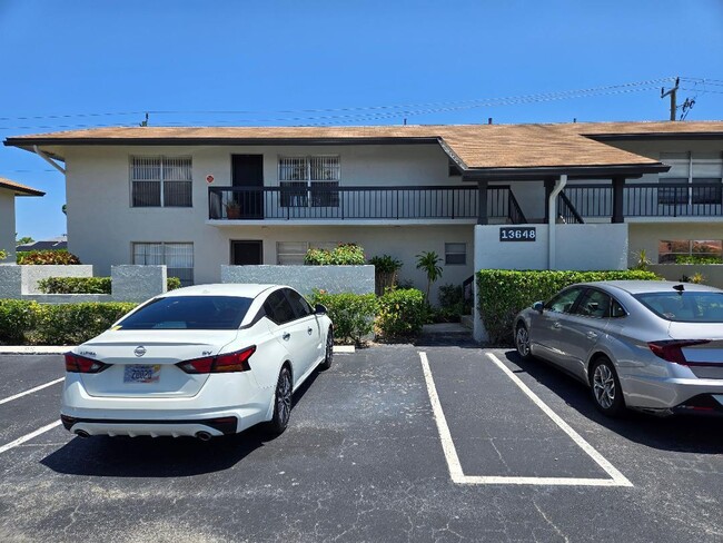 13648 Coconut Palm Ct in Delray Beach, FL - Foto de edificio - Building Photo