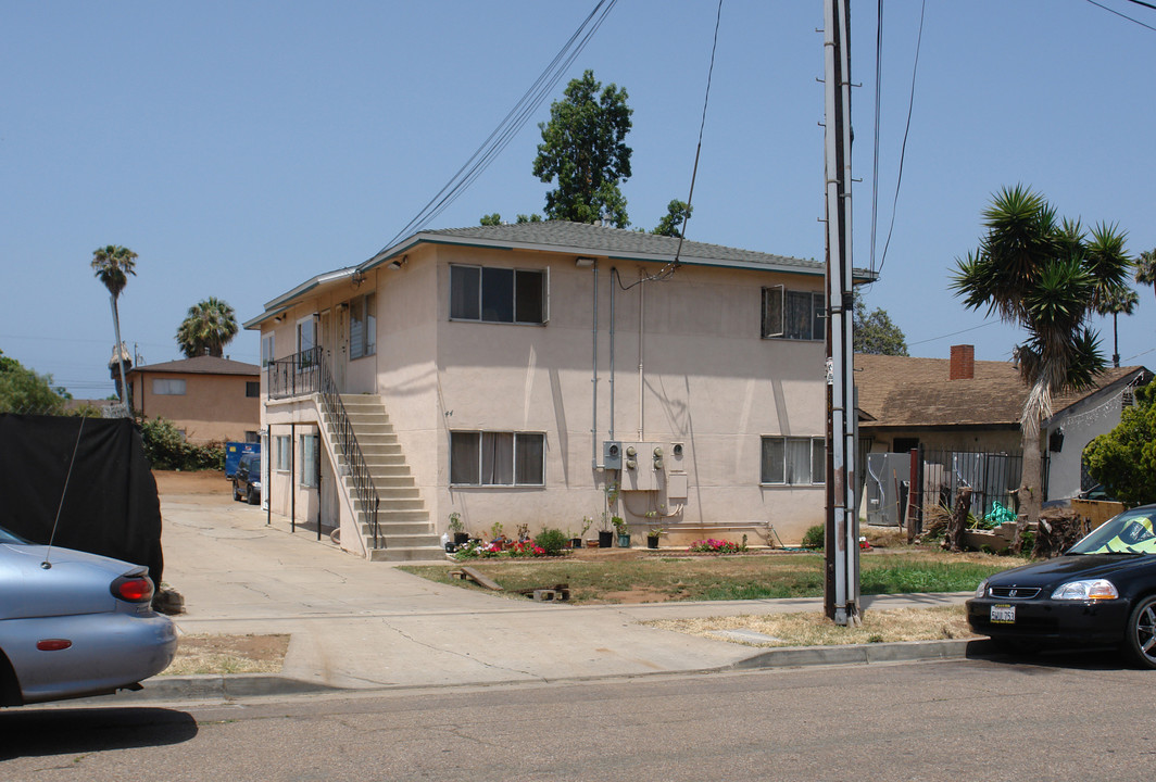 44 Madison Ave in Chula Vista, CA - Building Photo