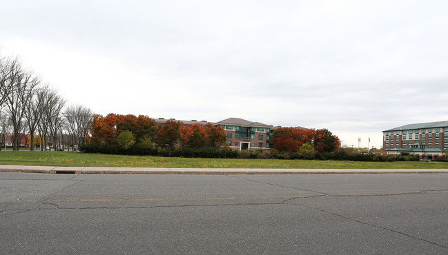 Somerset Square Apartments