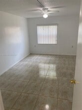 11241 SW 88th St-Unit -103F in Miami, FL - Building Photo - Building Photo