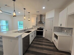 2105 Tiger Trail, Unit 703 in Round Rock, TX - Building Photo - Building Photo