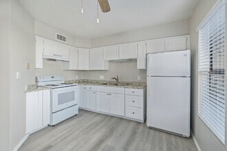 11002 N 15th Ave in Phoenix, AZ - Building Photo - Building Photo