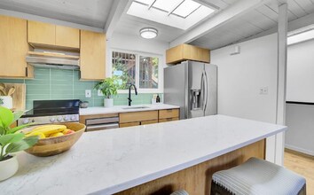 317 Seymour Ln in Mill Valley, CA - Foto de edificio - Building Photo