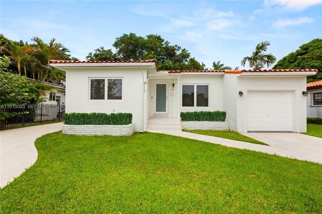 property at 3018 Coconut Grove Dr
