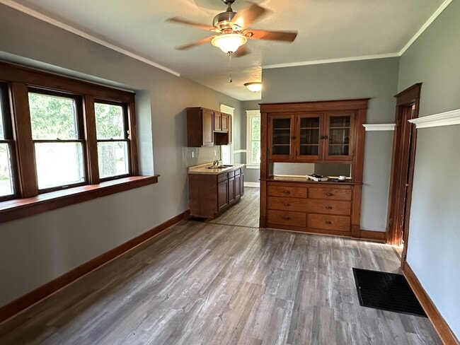 902 W Mac Queen Ave in Peoria, IL - Building Photo - Building Photo