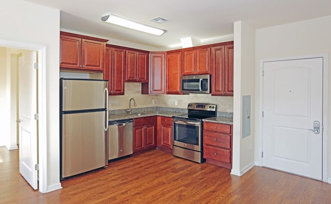 The Jacklyn: Elevate Your Lifestyle in Modern Luxury in West New York, NJ - Building Photo - Interior Photo