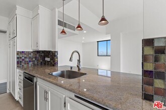 10501 Wilshire Blvd in Los Angeles, CA - Building Photo - Building Photo