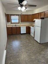 2318 Meadow Ln, Unit #3 in Eau Claire, WI - Foto de edificio - Building Photo
