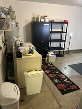 563 Primrose Dr in Central Point, OR - Foto de edificio - Building Photo