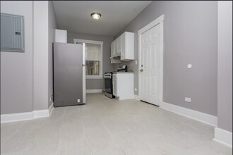 311 E 69th St in Chicago, IL - Building Photo - Building Photo