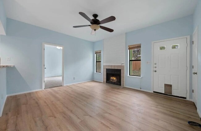 7302 Bar K Ranch Rd, Unit Unit A in Lago Vista, TX - Building Photo - Building Photo