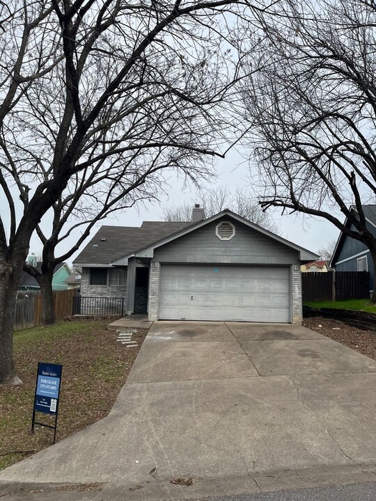 5006 Coppermead Ln in Austin, TX - Building Photo